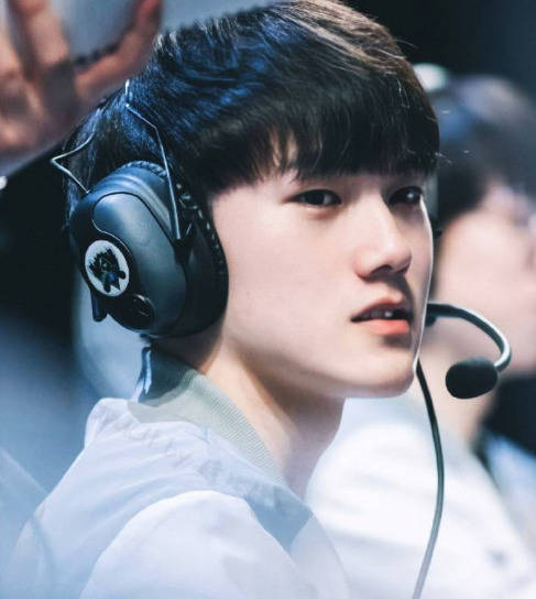 英雄联盟S10全球总决赛直播哪里看？蜂鸟电竞比分网全程陪伴大家！